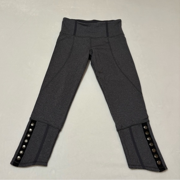 lululemon Snap Me Up Crop Side Button Athletic Leggings Size 4 Rare EUC - Picture 14 of 14